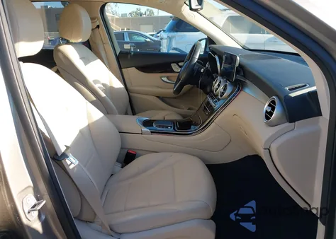 2021 Mercedes-Benz Glc 300 4Matic Suv z USA, uszkodzony, nr VIN W1N0G8EB8MF914173